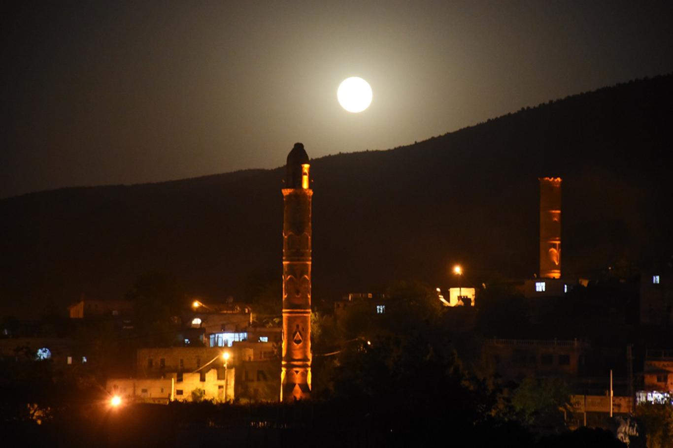 Sulara gömülecek antik kentte kartpostallık gece manzaraları Sulara gömülecek antik kentte kartpostallık gece manzaraları